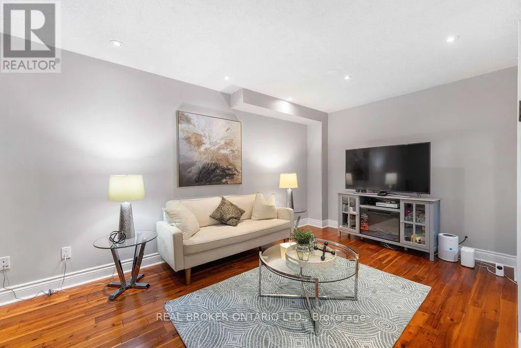 3341 BOBWHITE MEWS