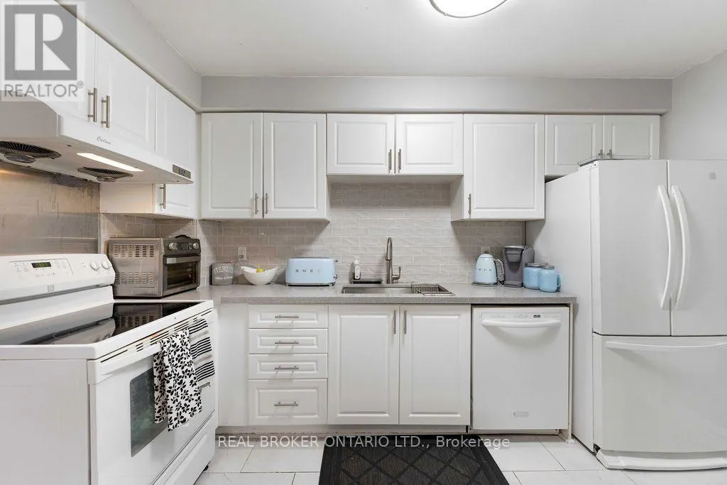 3341 BOBWHITE MEWS