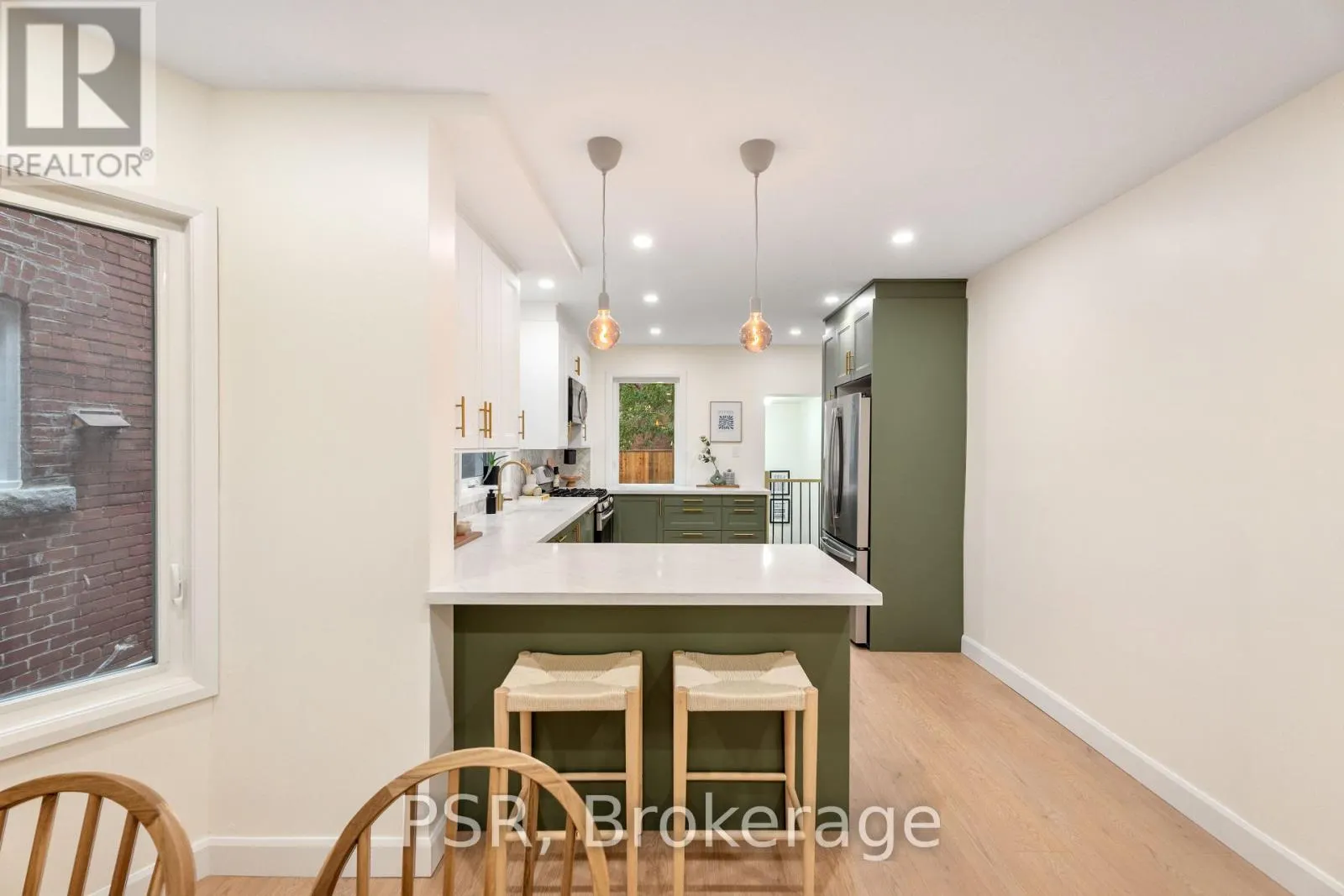 1045 OSSINGTON AVENUE