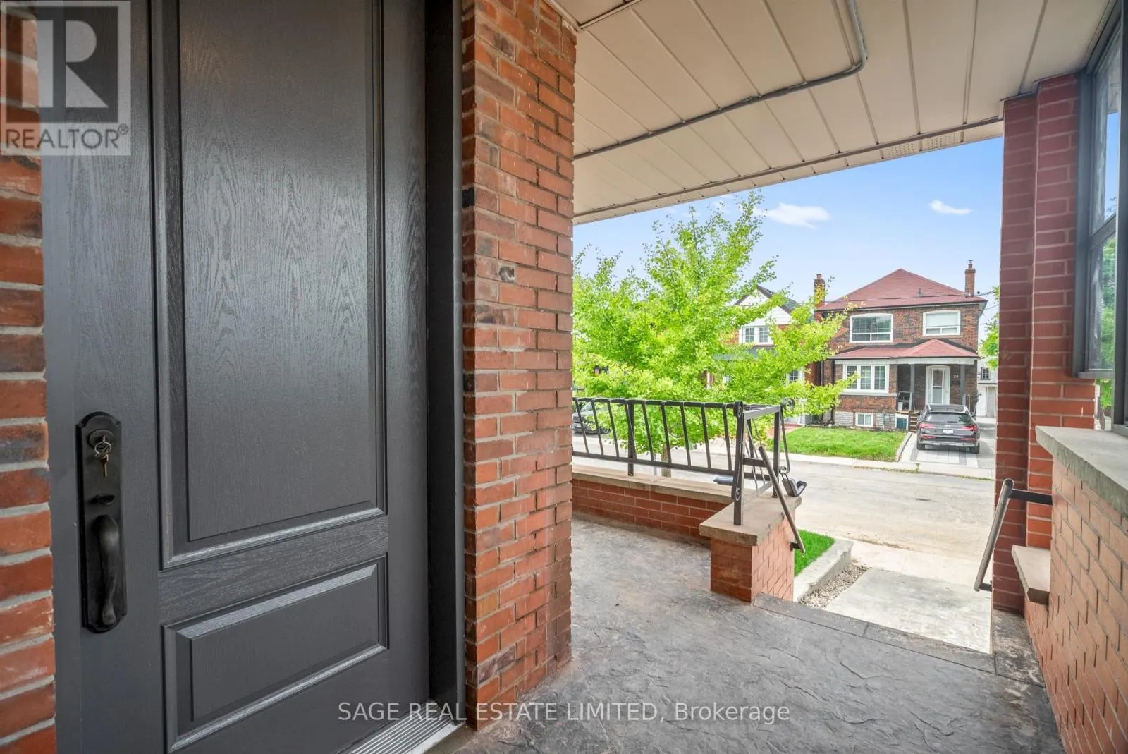 25 CHAMBERLAIN AVENUE