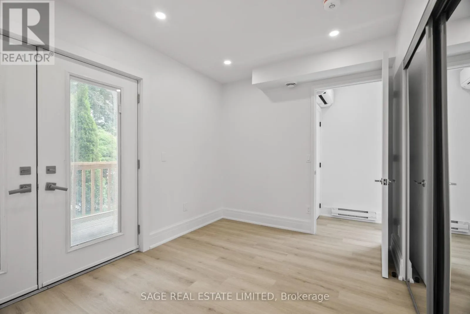 25 CHAMBERLAIN AVENUE