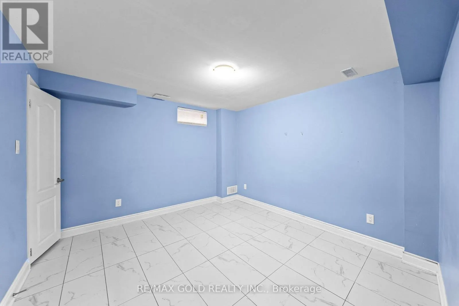 70 CRYSTALVIEW CRESCENT