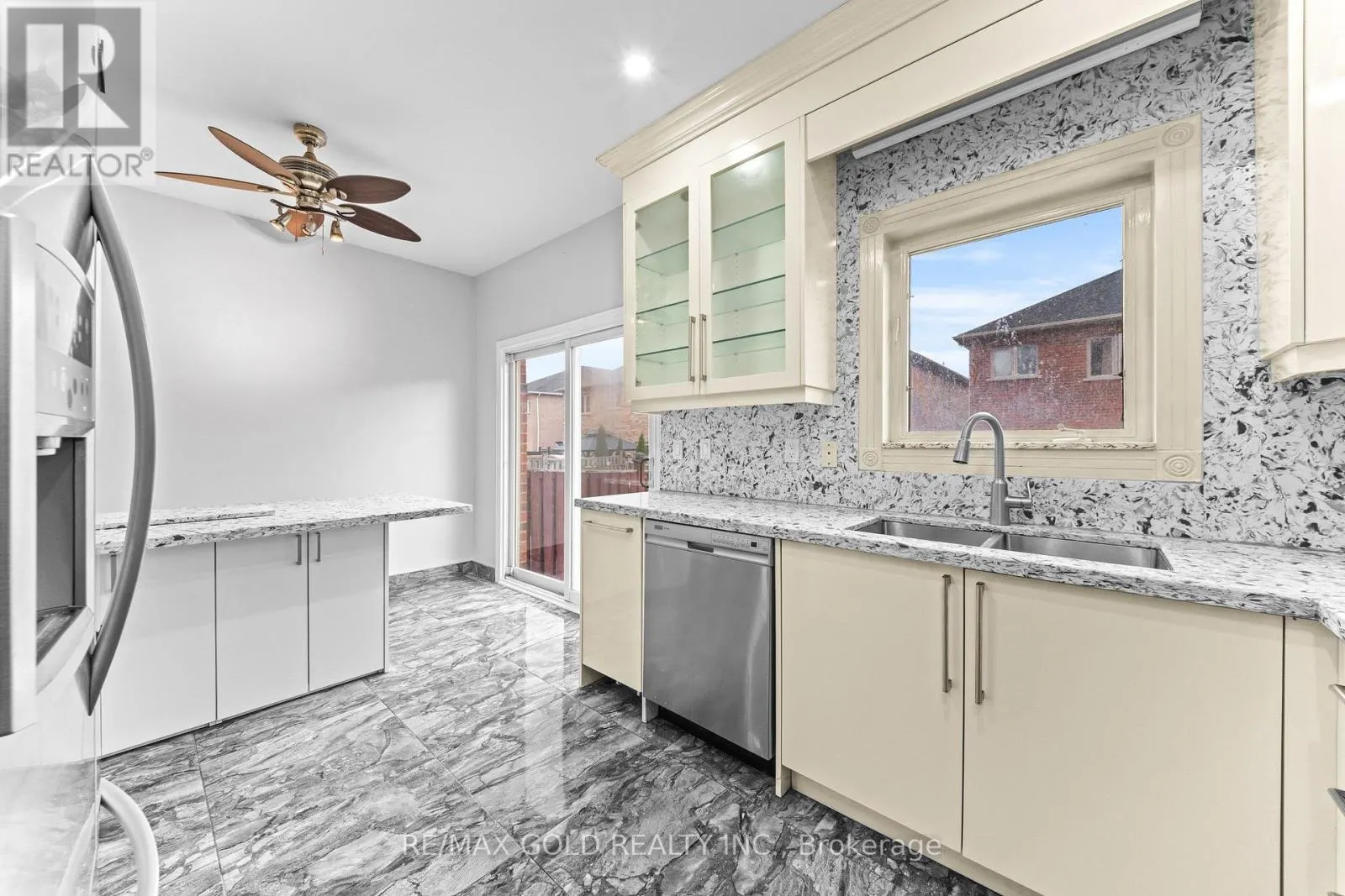 70 CRYSTALVIEW CRESCENT