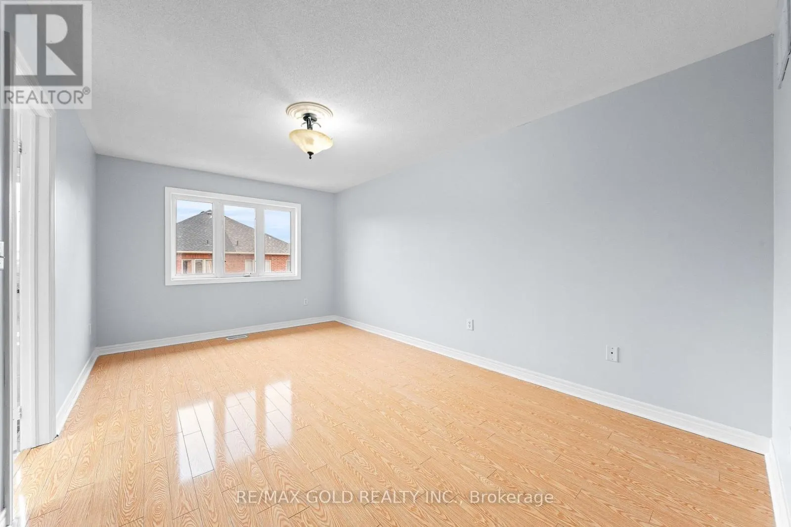 70 CRYSTALVIEW CRESCENT