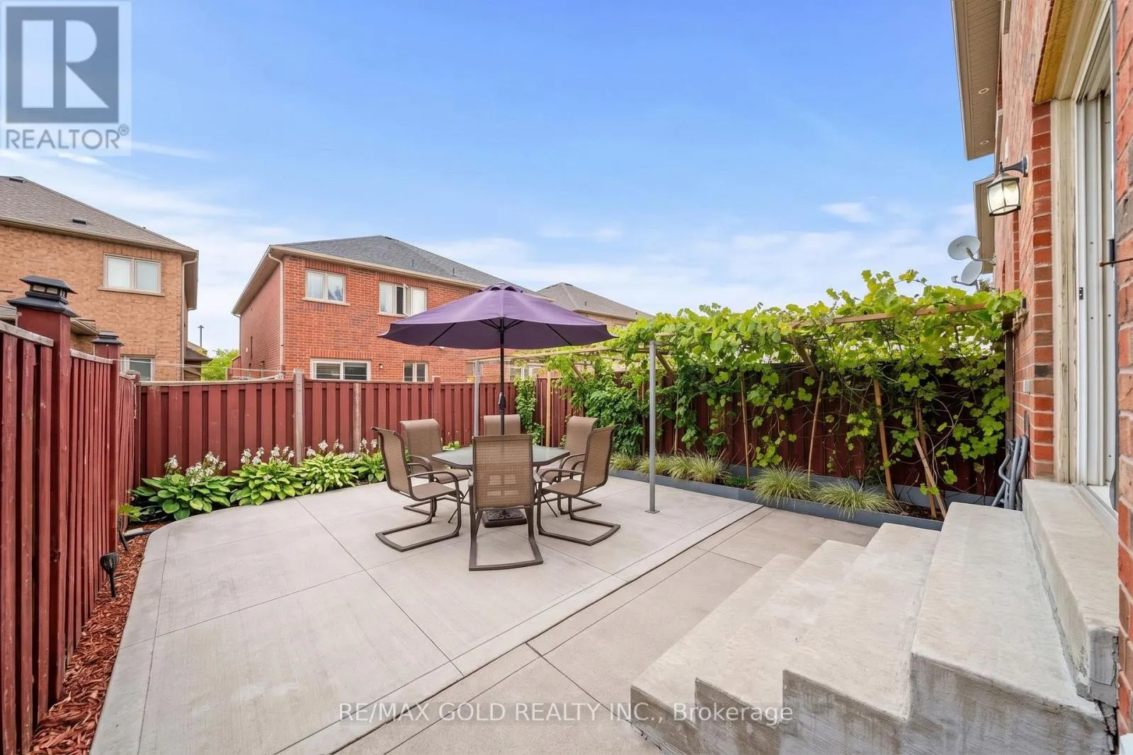 70 CRYSTALVIEW CRESCENT