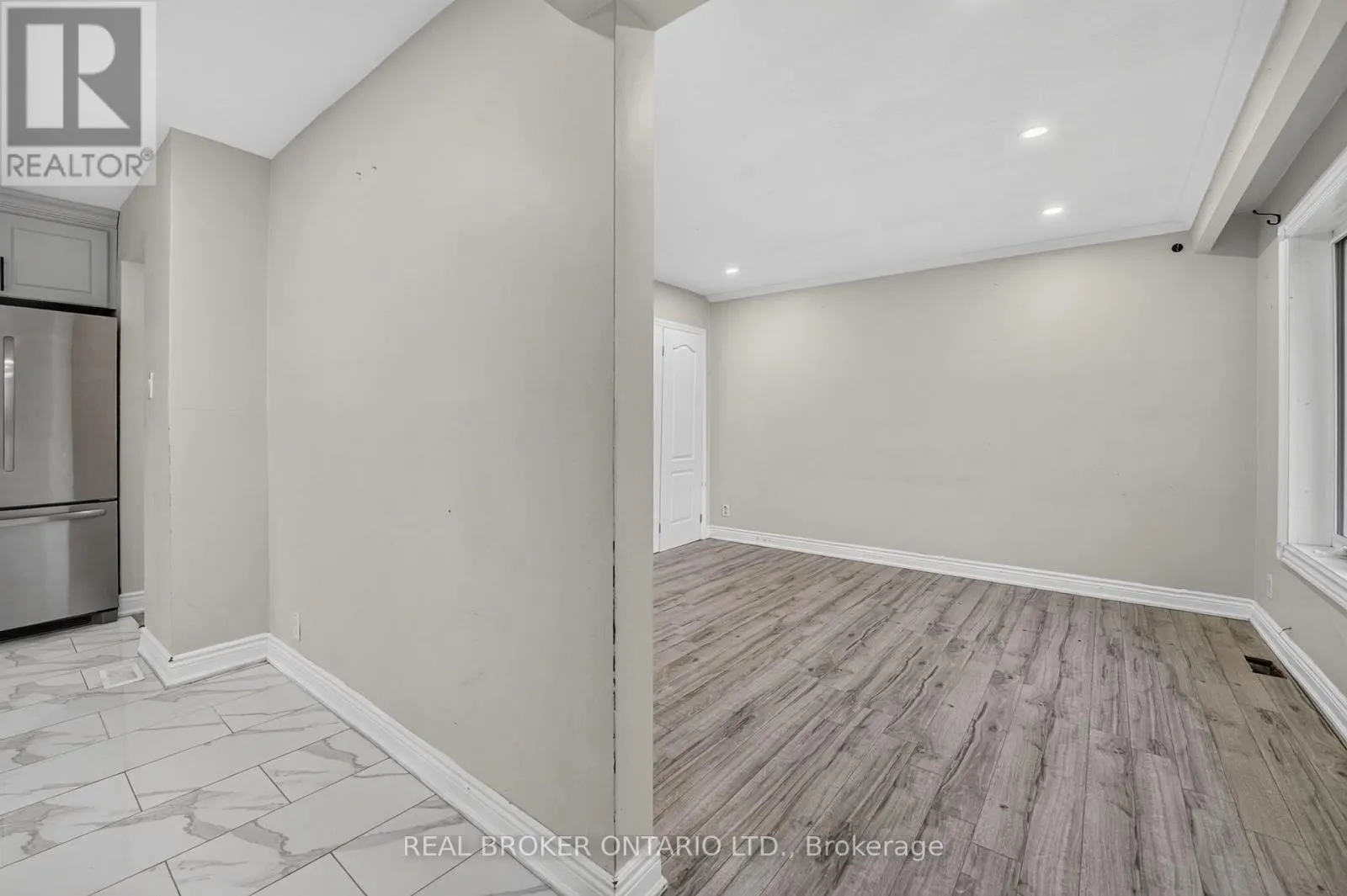 27 VANGE CRESCENT