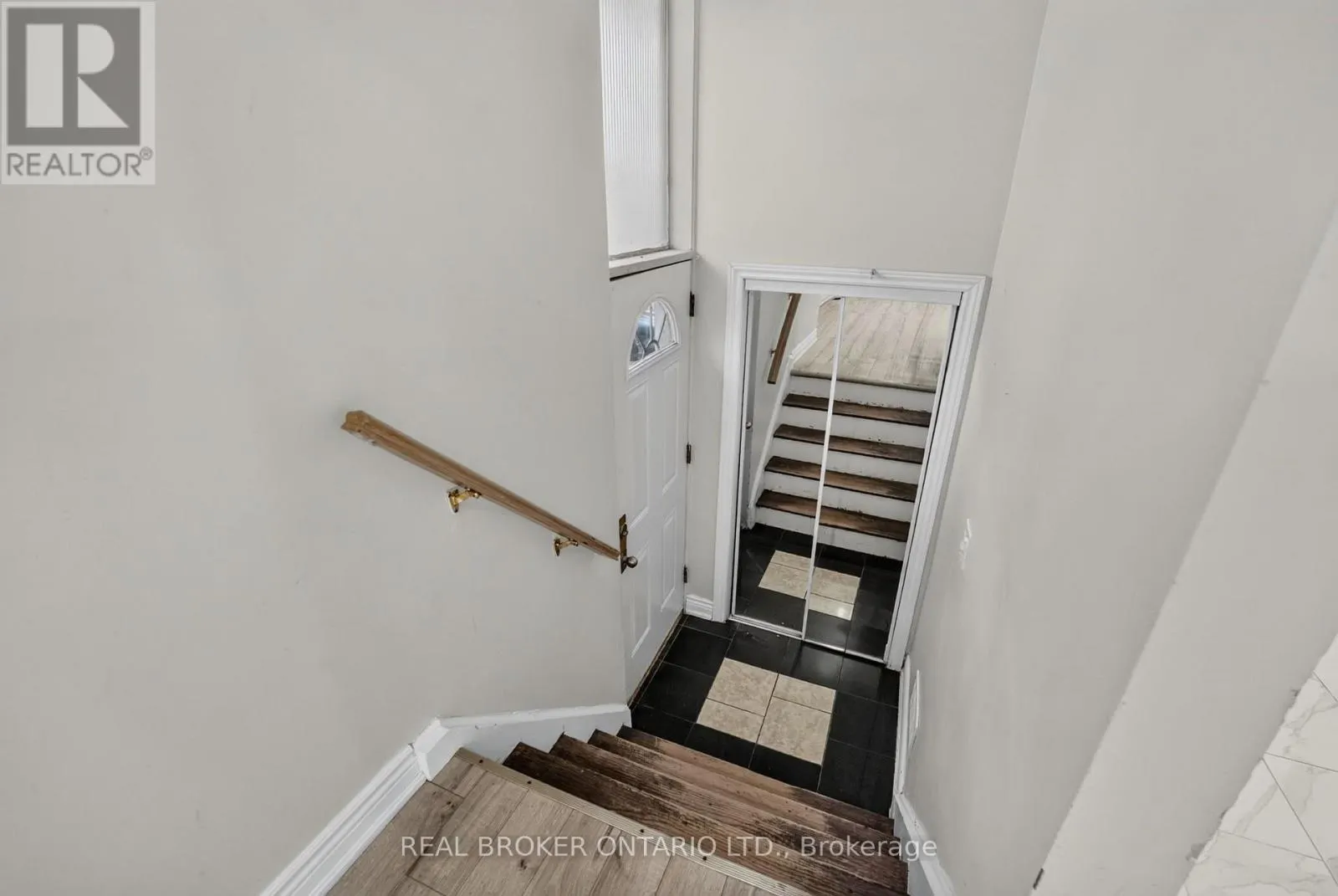 27 VANGE CRESCENT