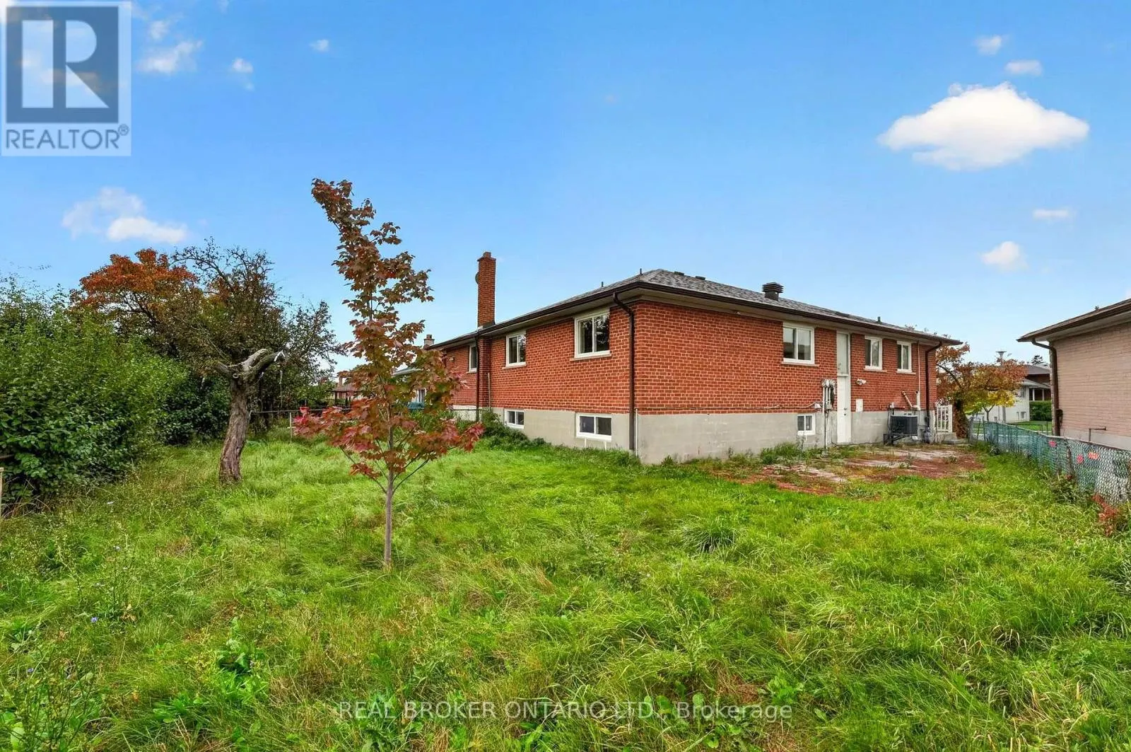 27 VANGE CRESCENT