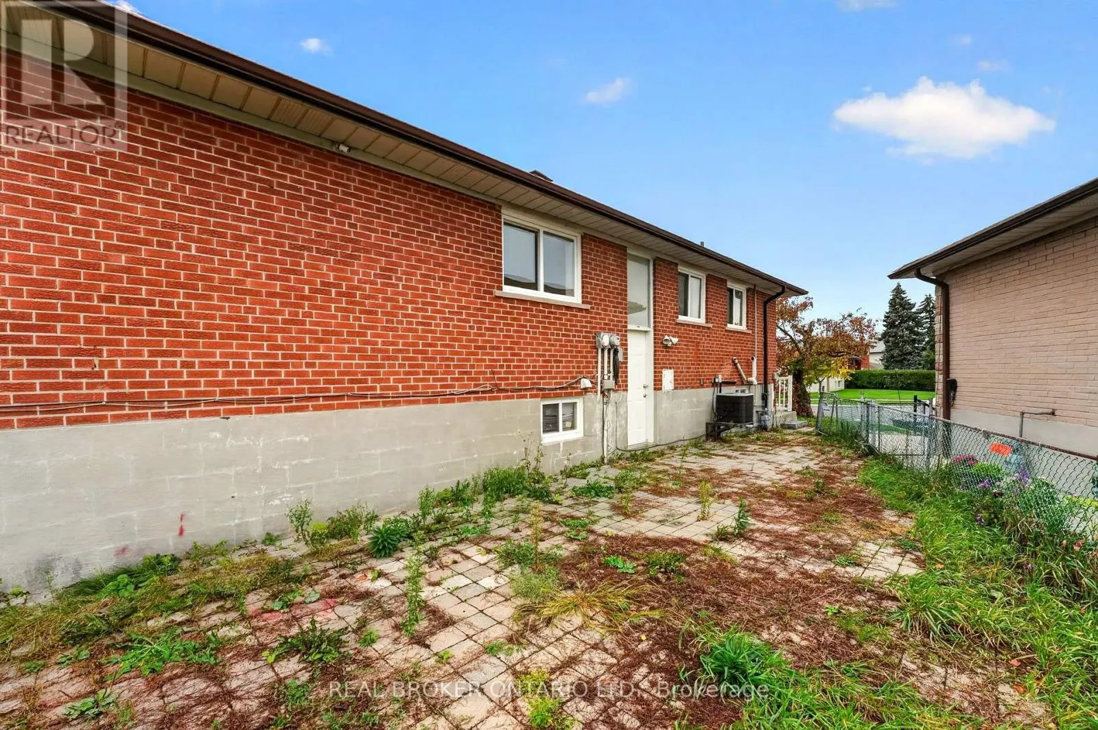 27 VANGE CRESCENT
