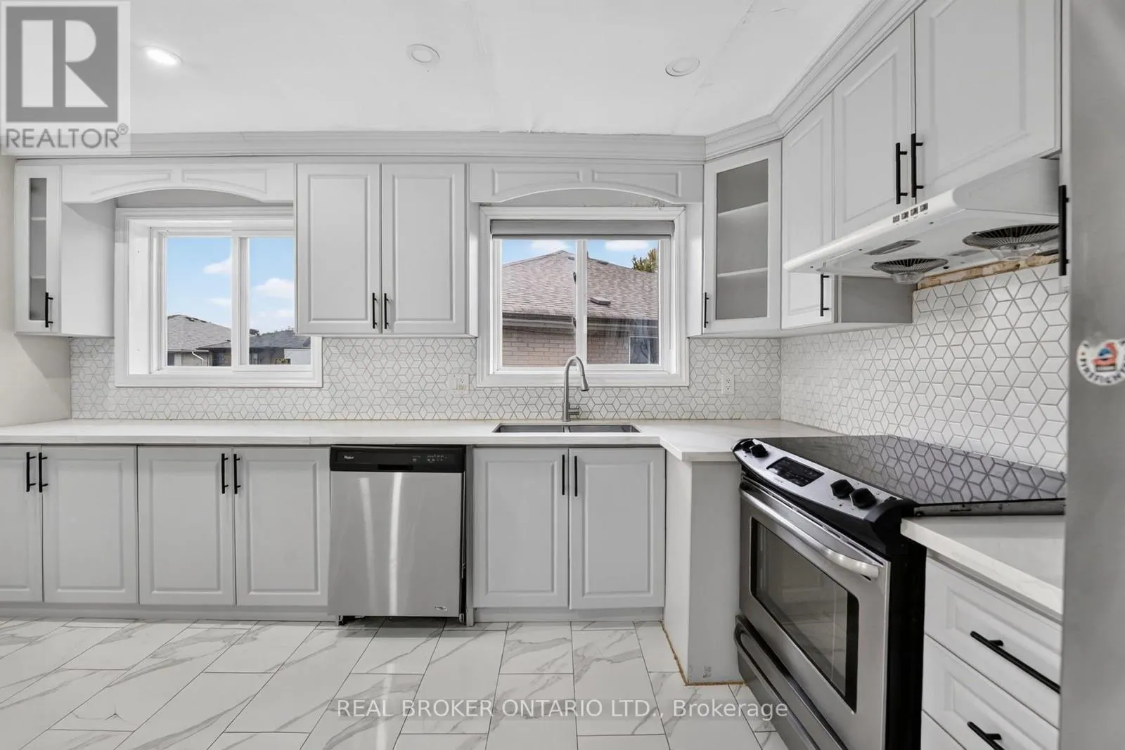 27 VANGE CRESCENT