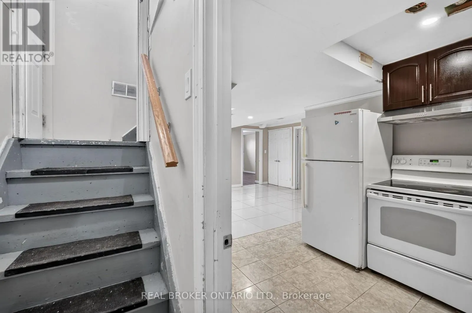 27 VANGE CRESCENT