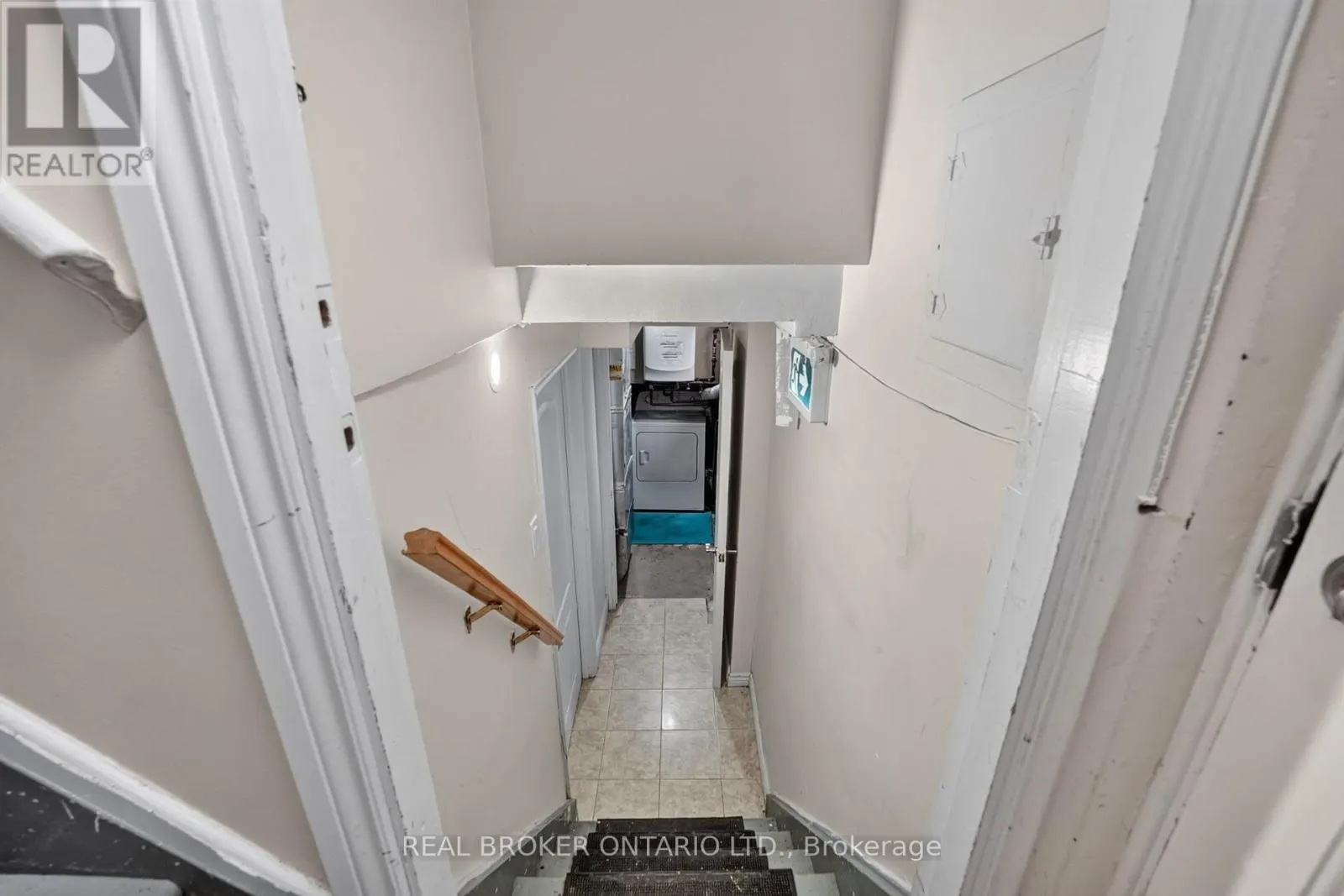 27 VANGE CRESCENT