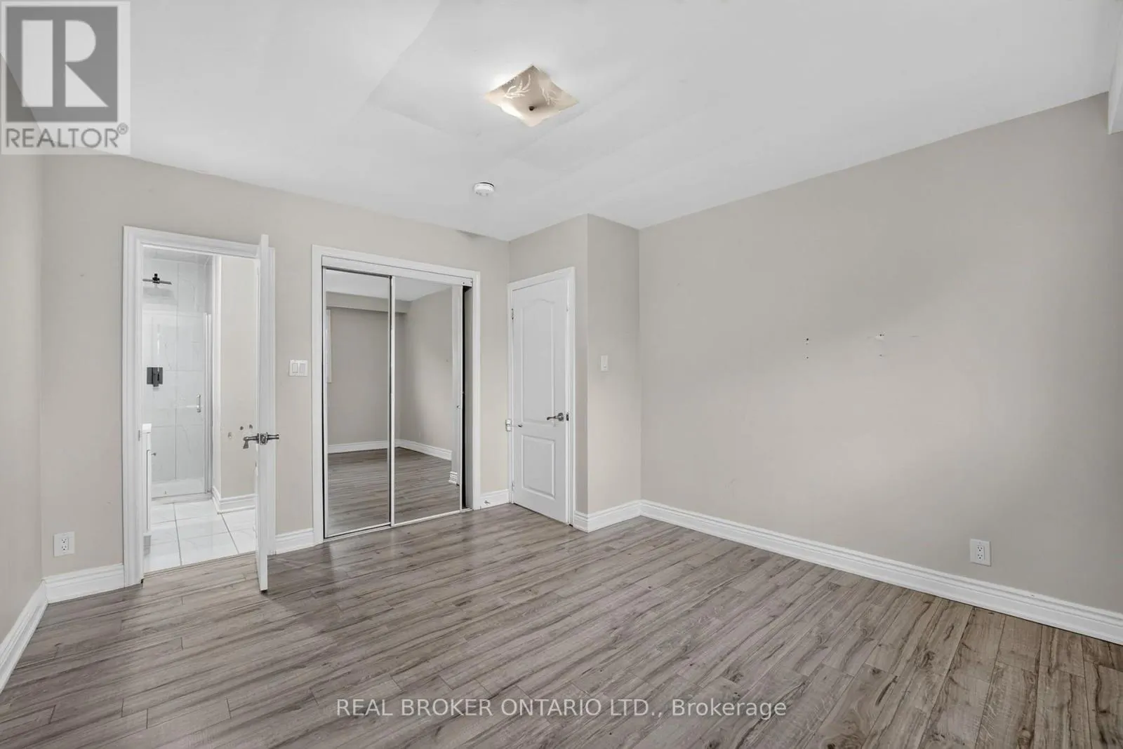 27 VANGE CRESCENT