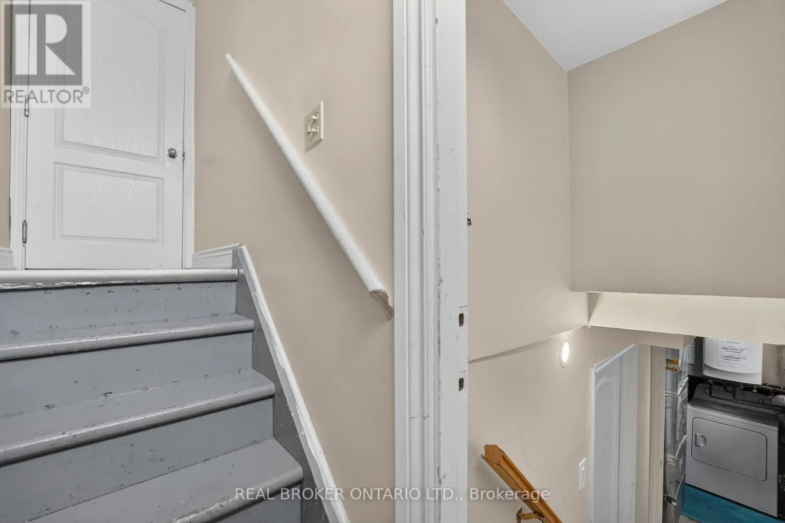 27 VANGE CRESCENT