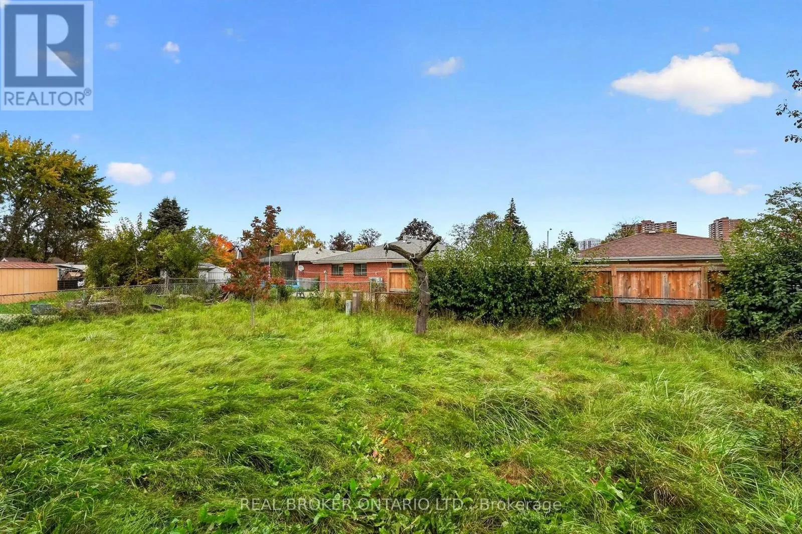 27 VANGE CRESCENT