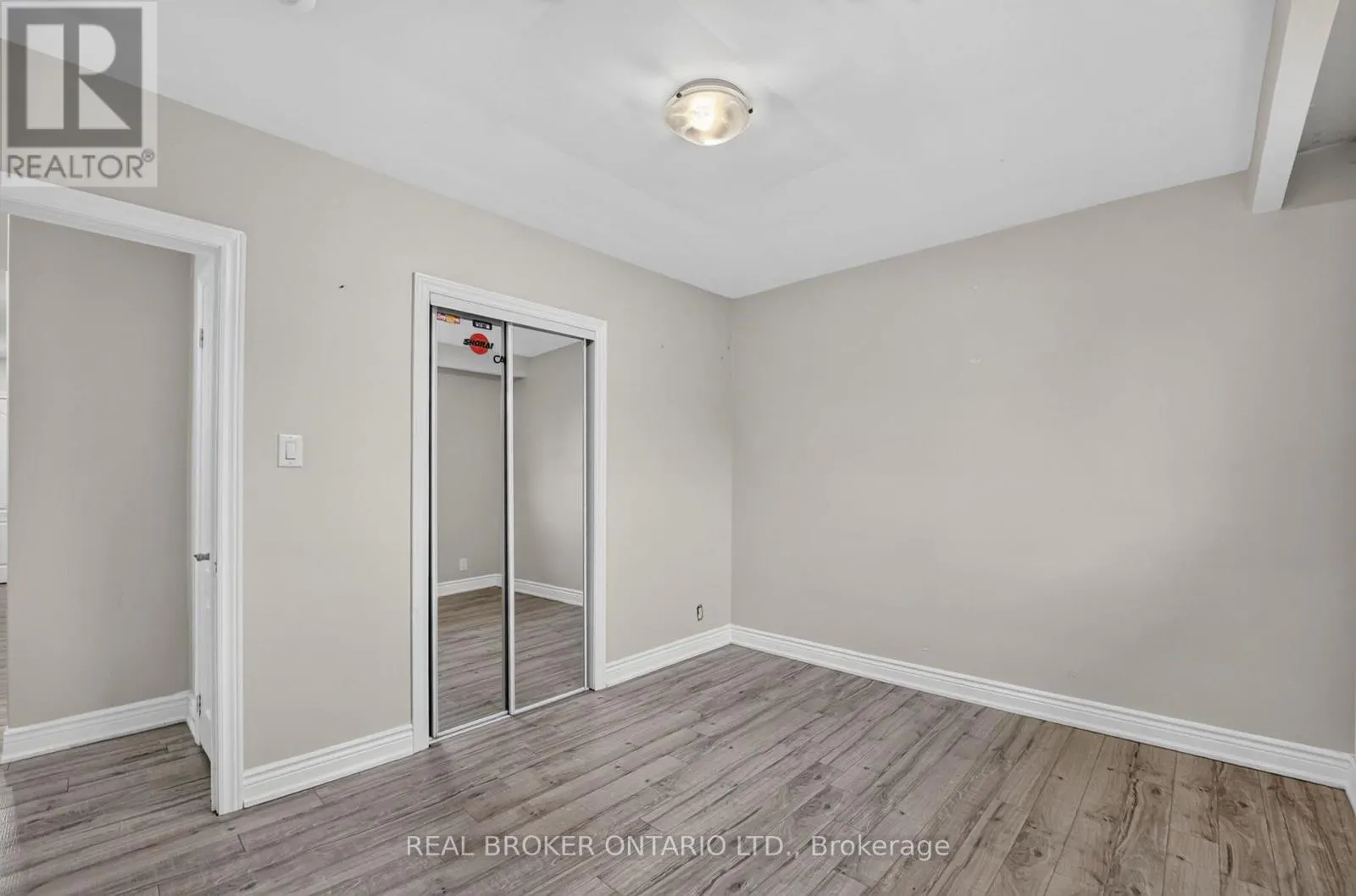 27 VANGE CRESCENT