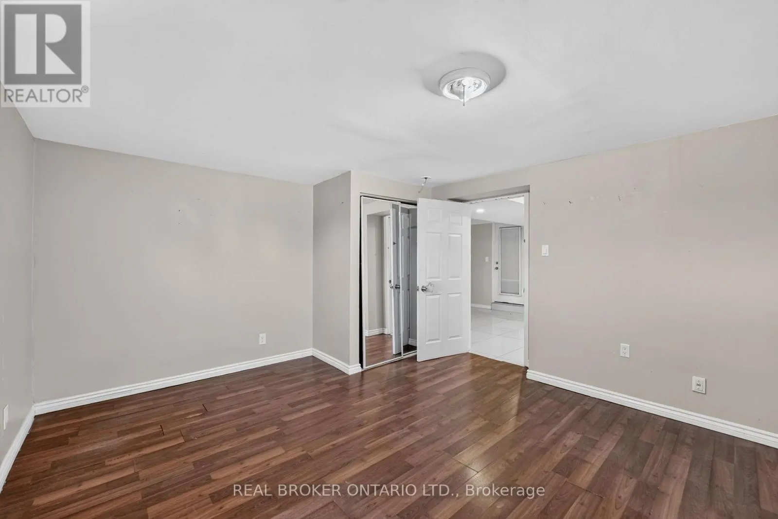 27 VANGE CRESCENT