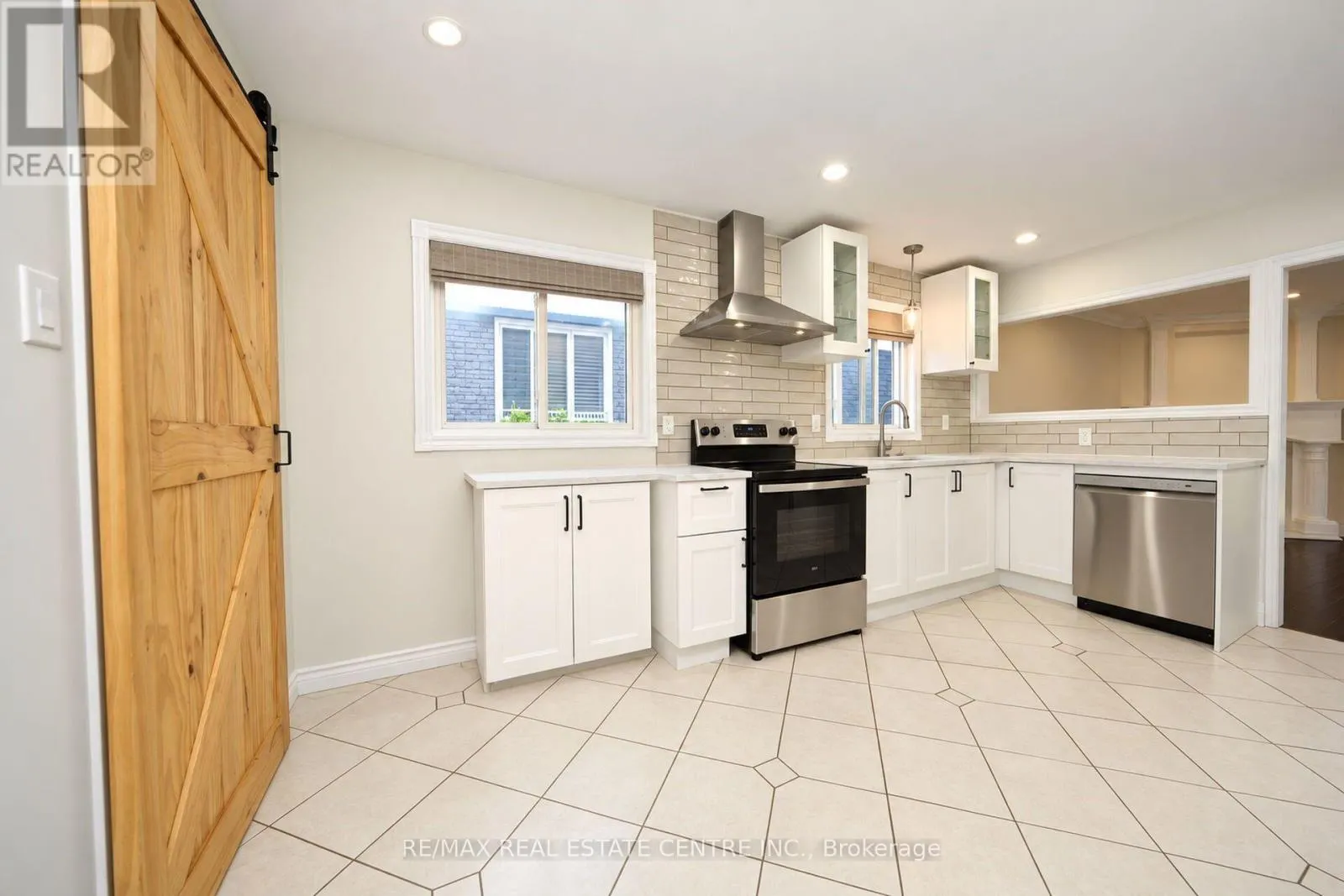 32 MCKINNON AVENUE