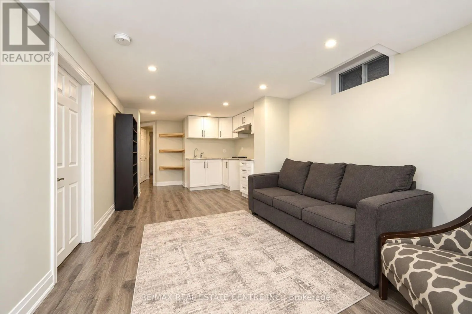 32 MCKINNON AVENUE