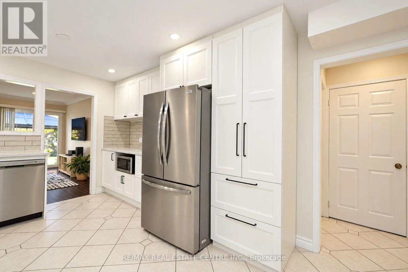 32 MCKINNON AVENUE
