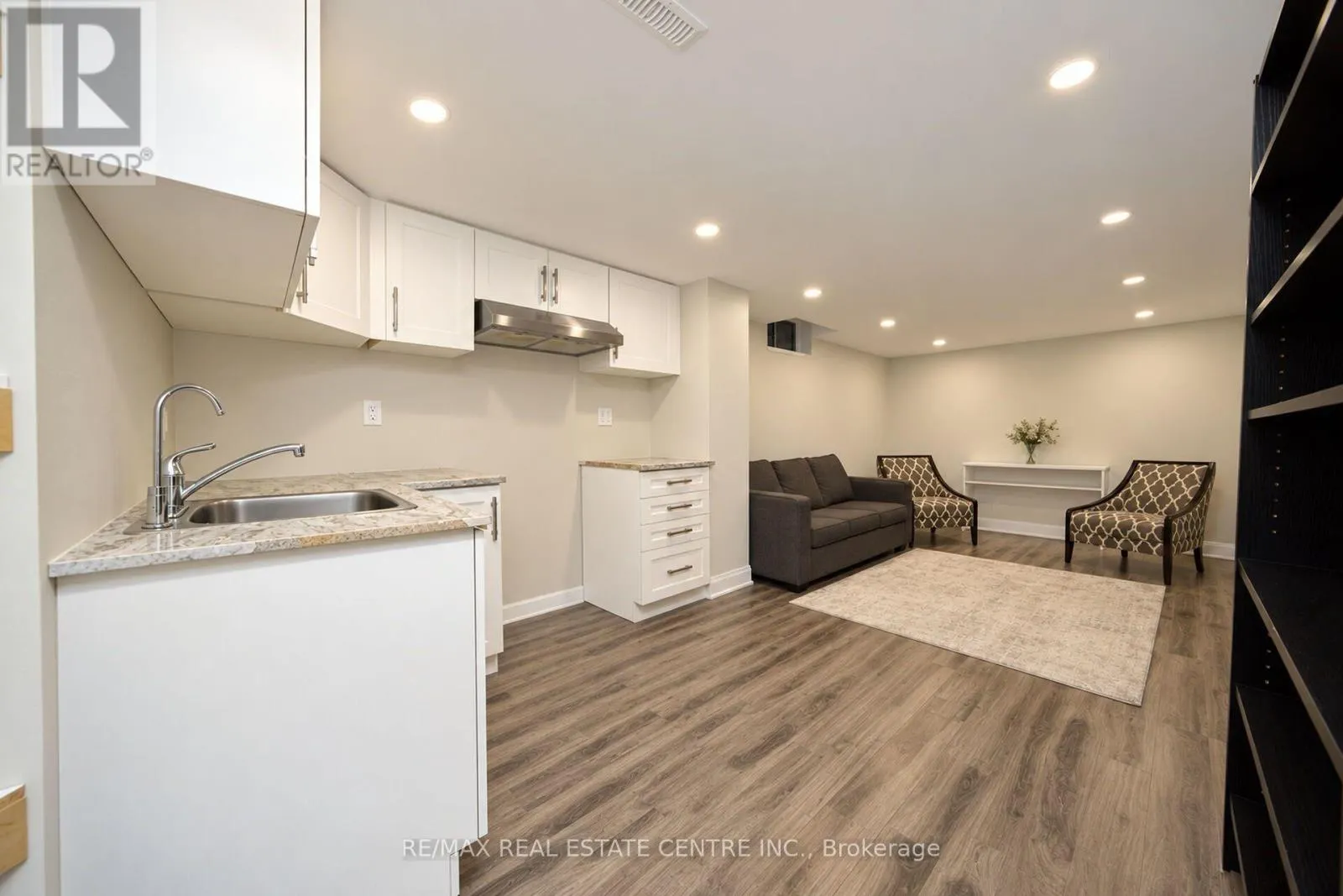 32 MCKINNON AVENUE