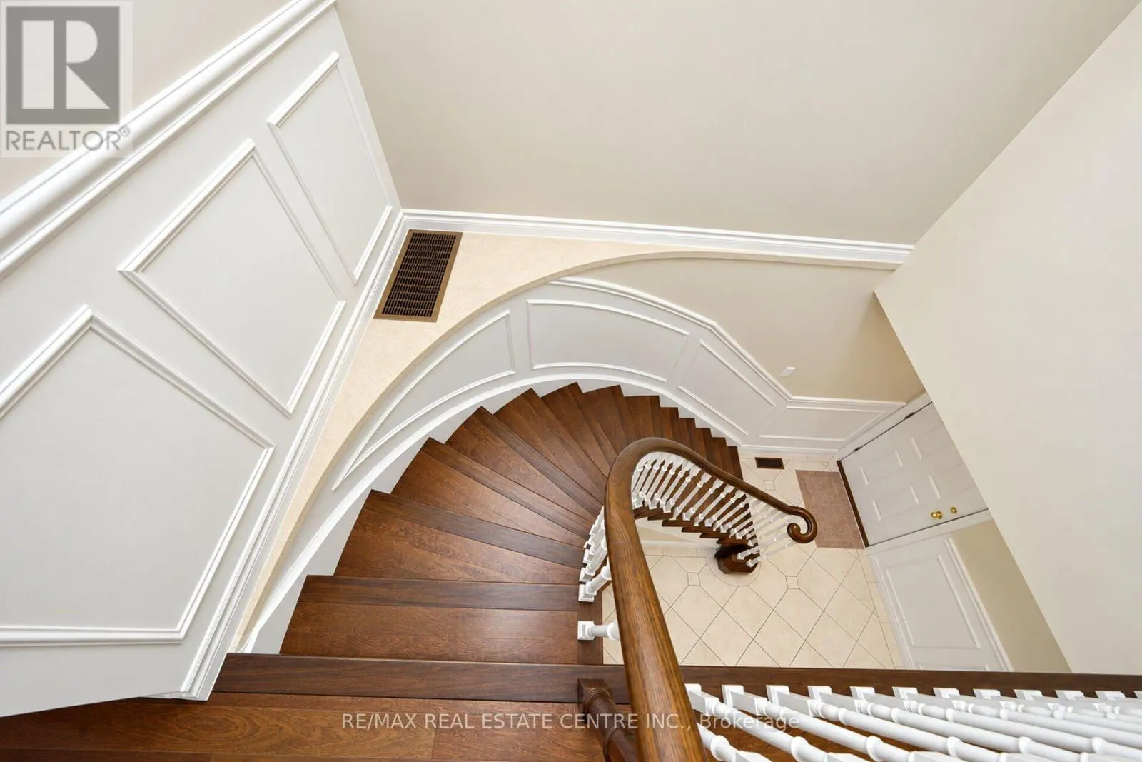 32 MCKINNON AVENUE