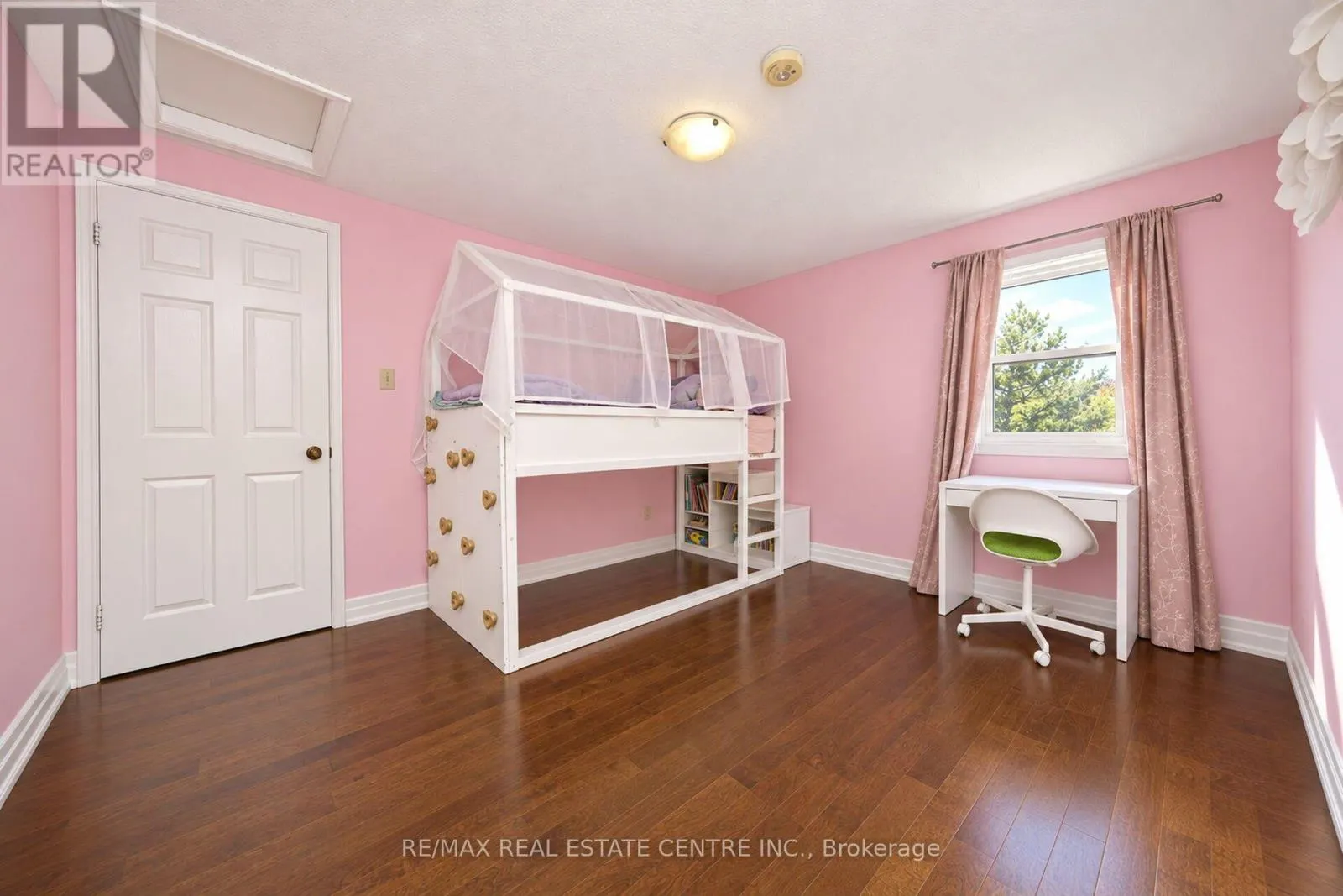 32 MCKINNON AVENUE