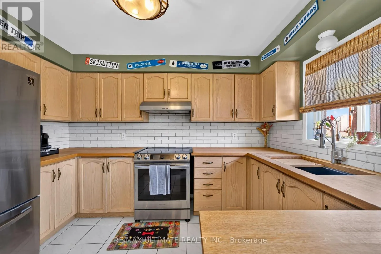 96 CRESTHAVEN ROAD