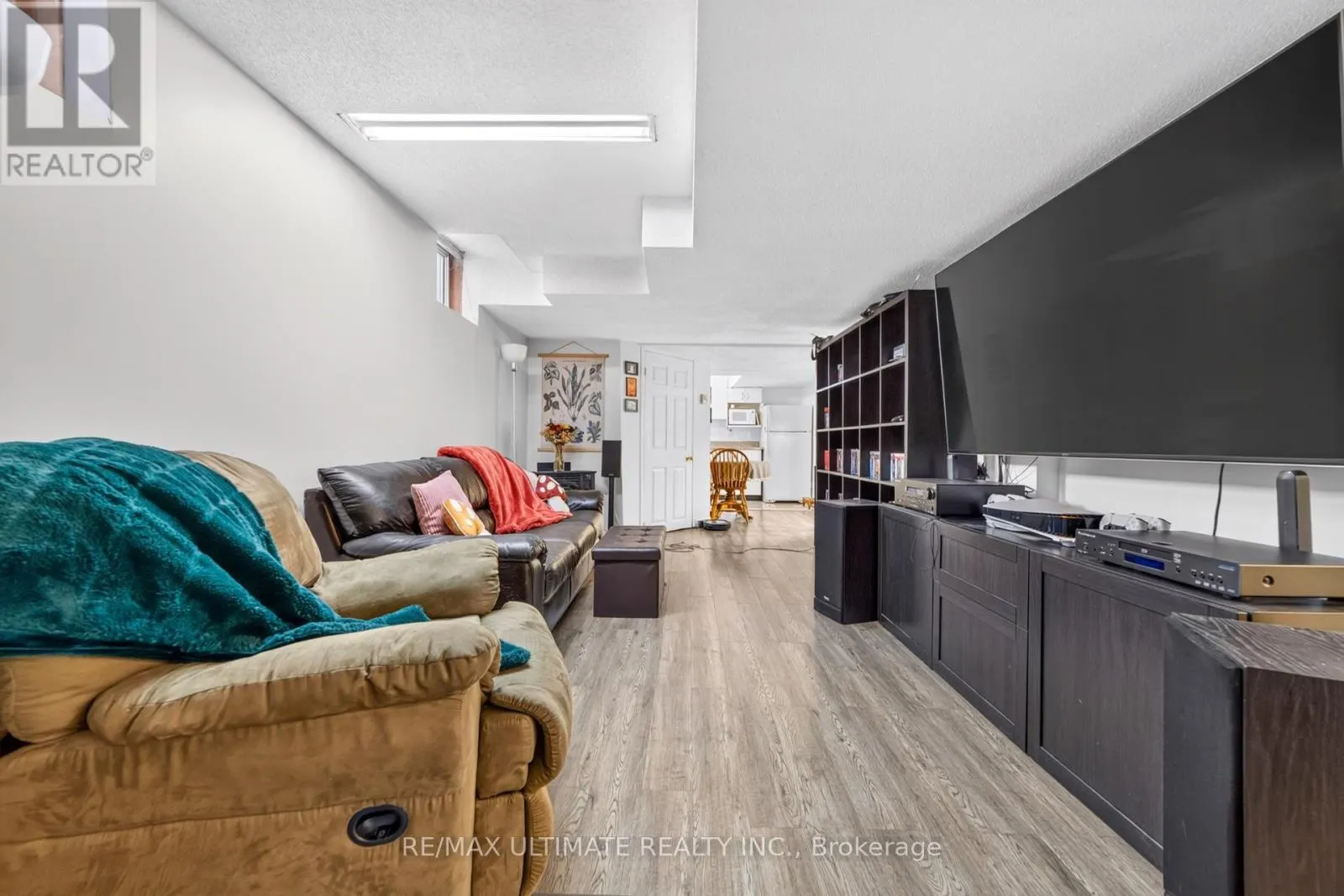 96 CRESTHAVEN ROAD