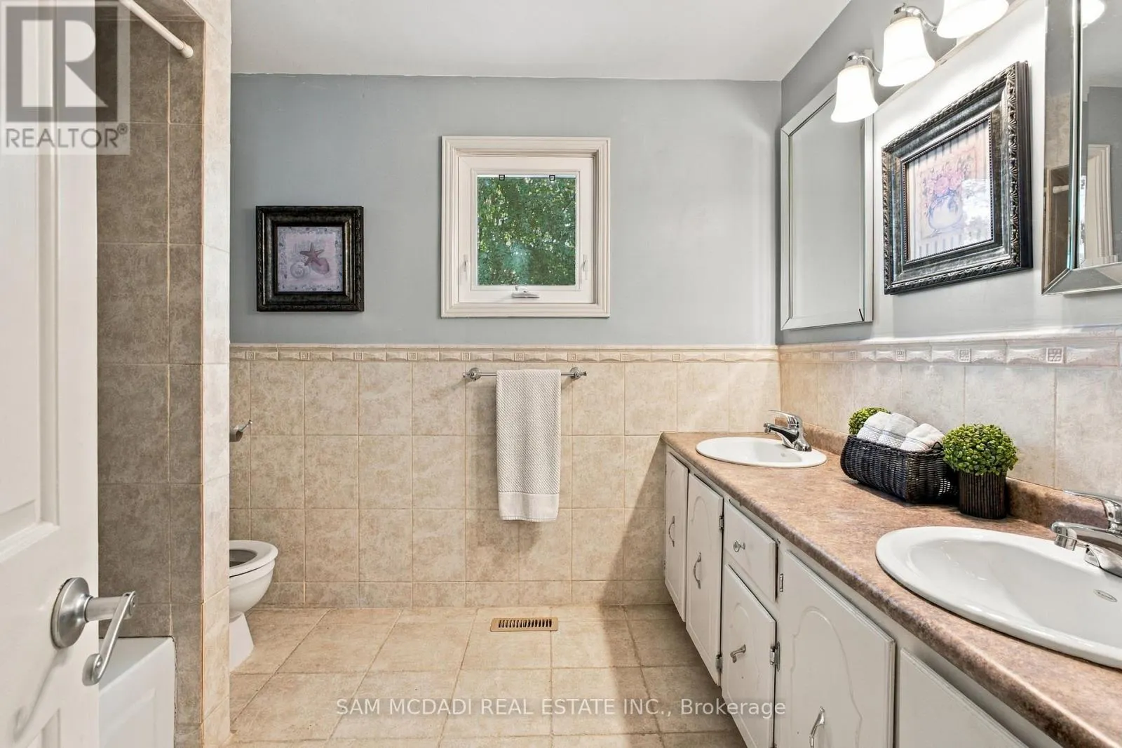 1138 VANIER DRIVE