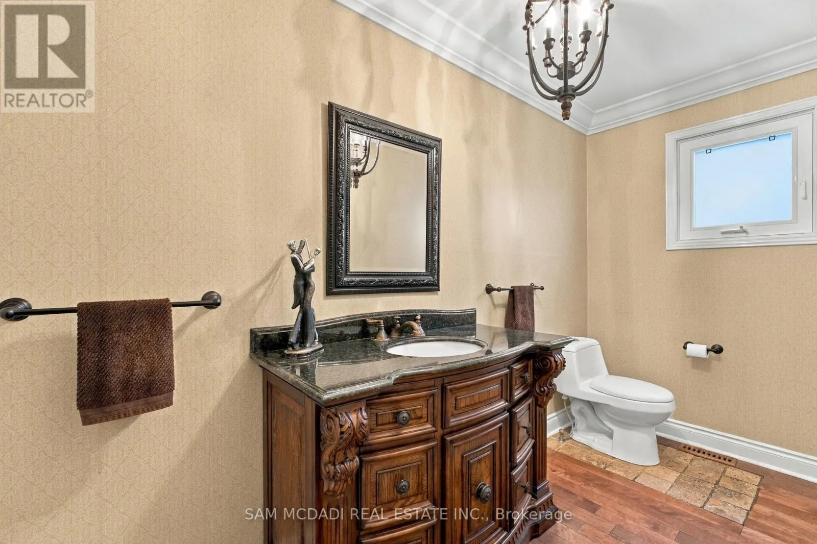 1138 VANIER DRIVE