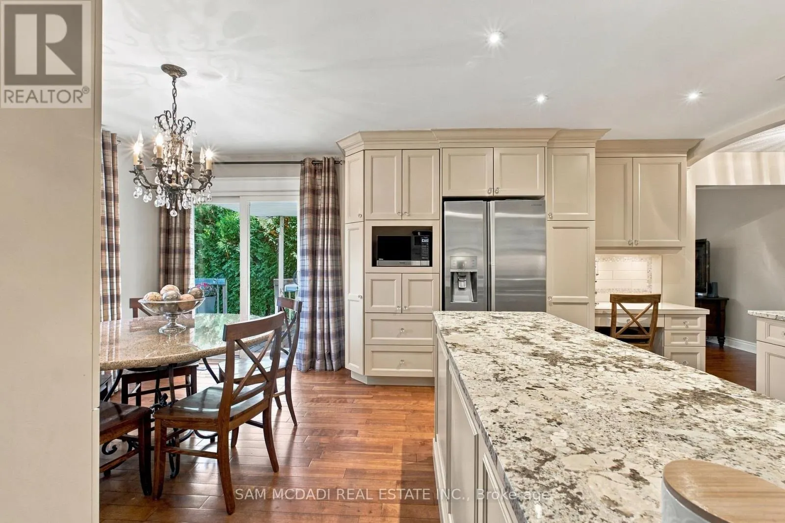 1138 VANIER DRIVE