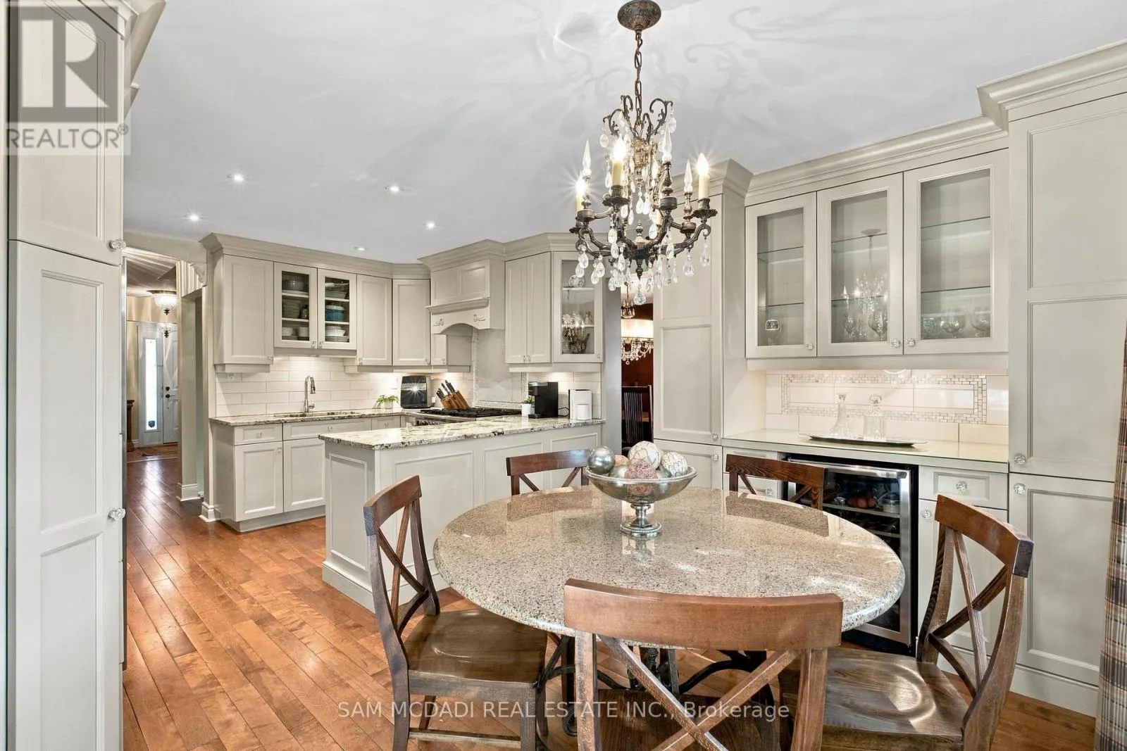 1138 VANIER DRIVE
