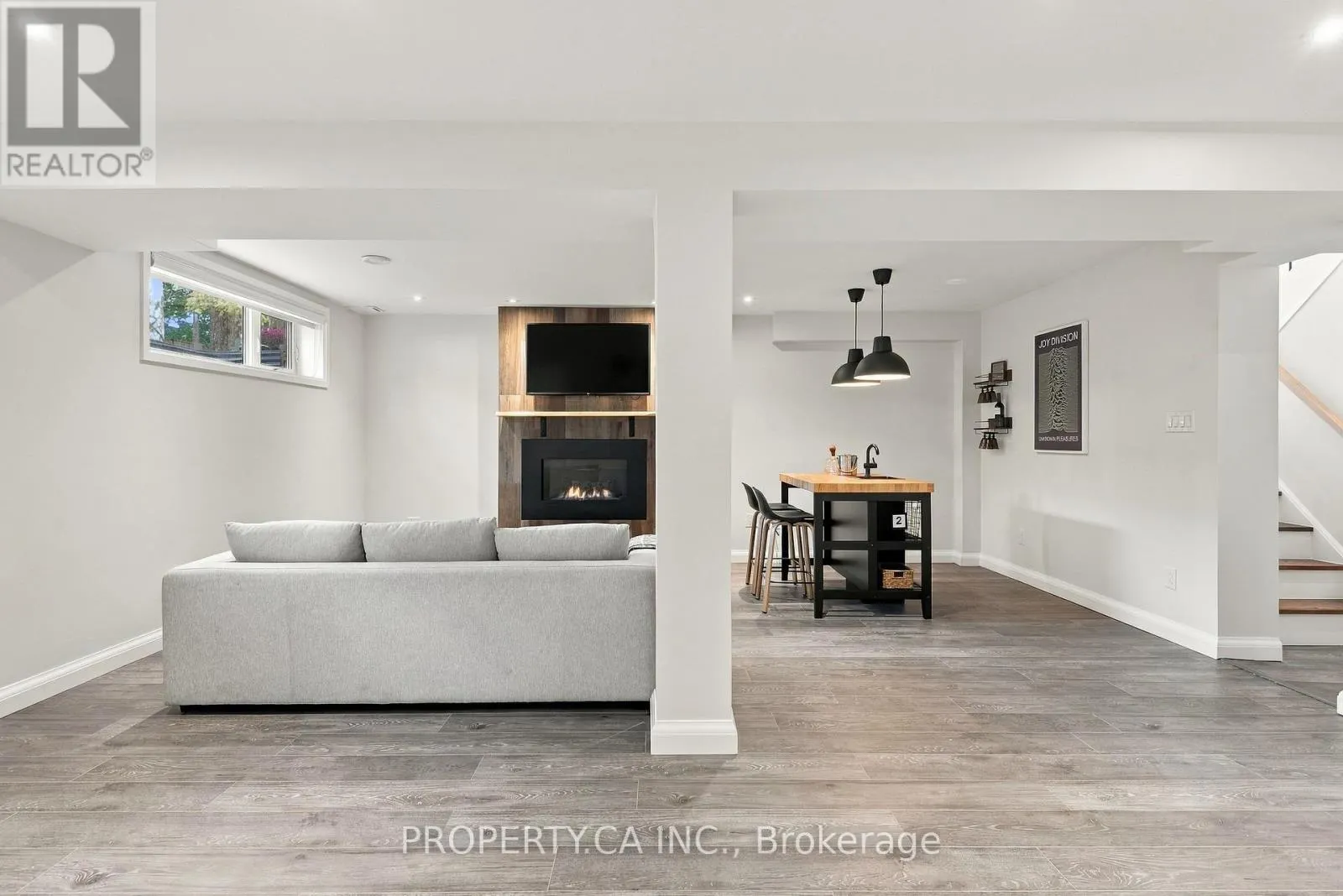 67 ROSSBURN DRIVE