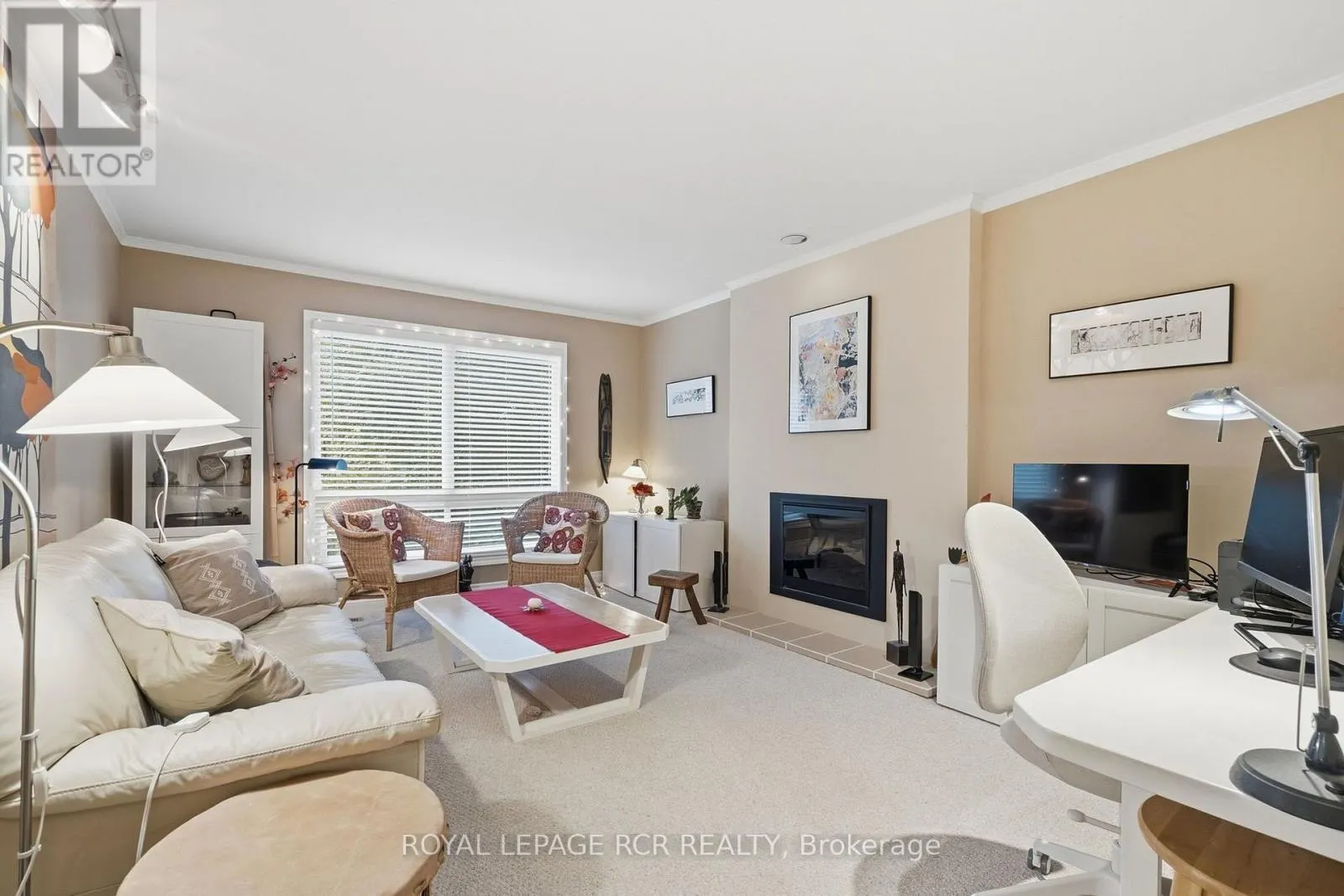 62 WRIGHT CRESCENT