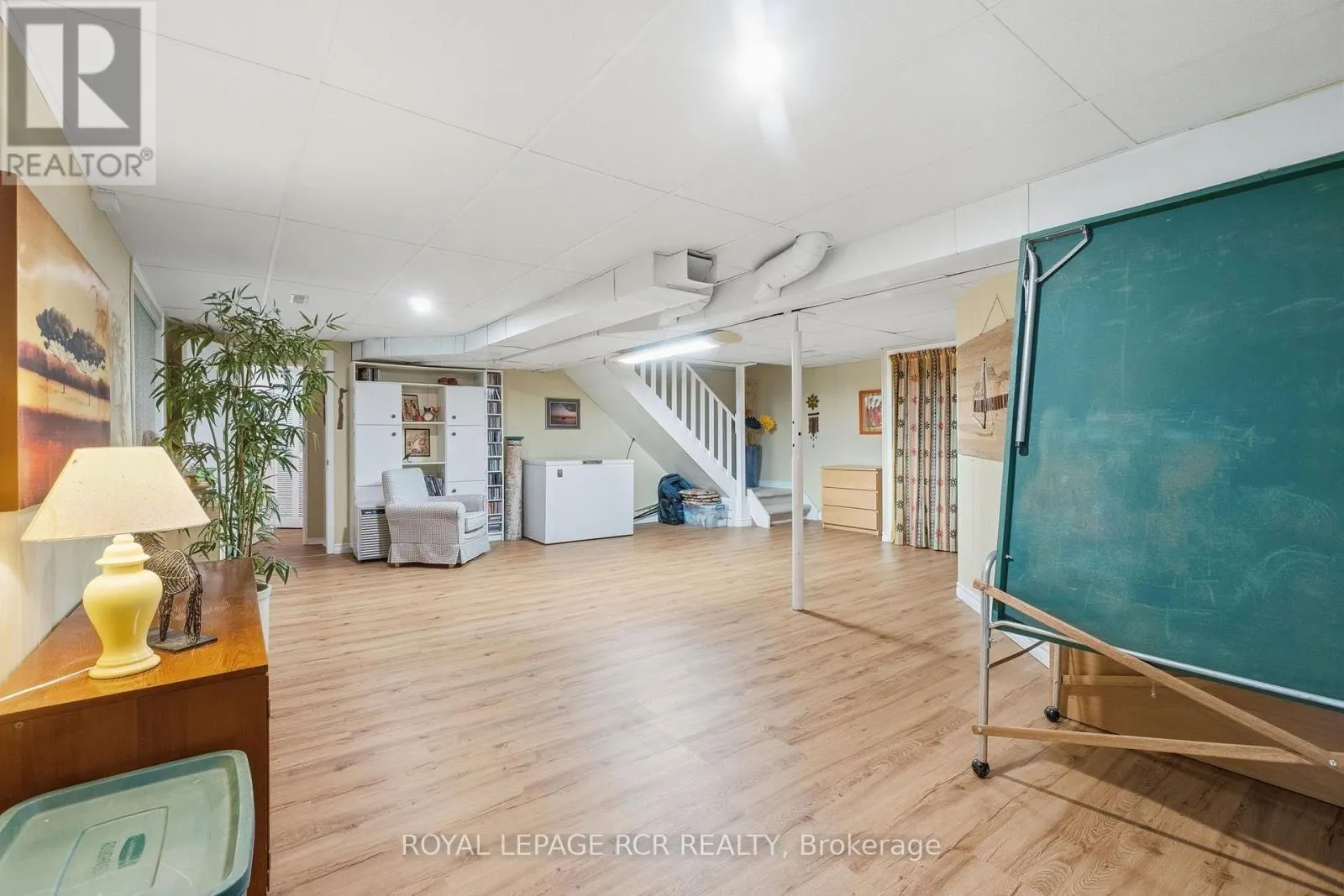 62 WRIGHT CRESCENT