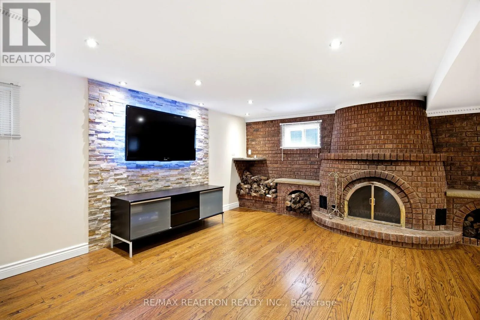 118 SURBRAY GROVE