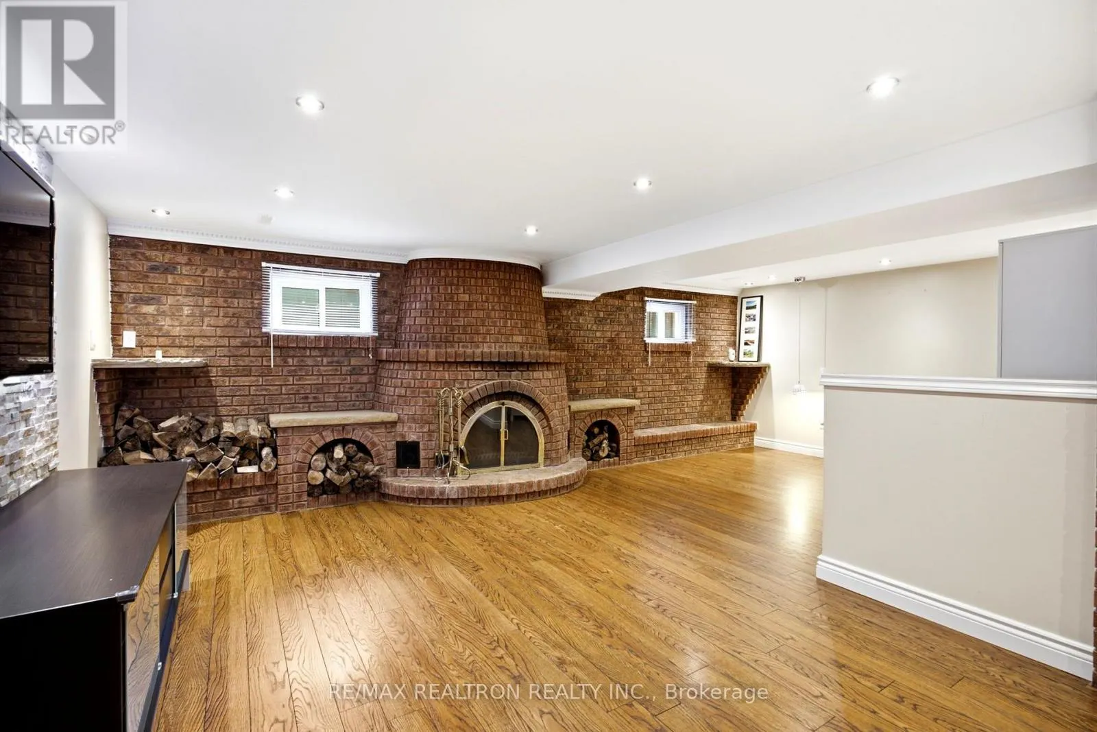 118 SURBRAY GROVE