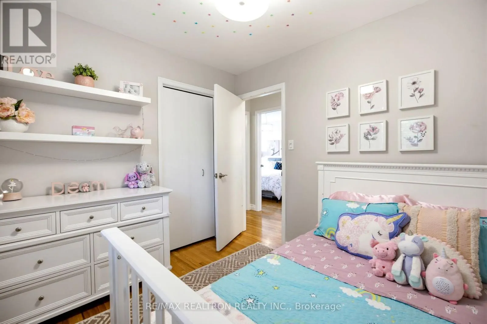 118 SURBRAY GROVE