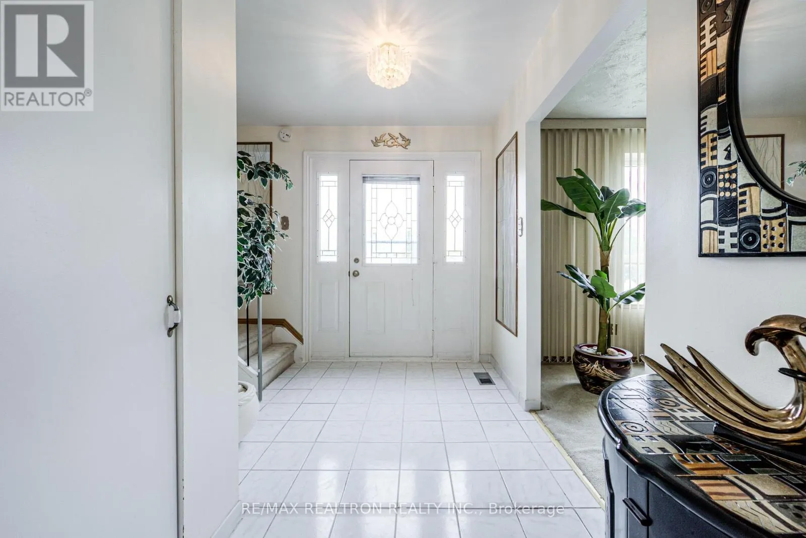 62 HULLMAR DRIVE