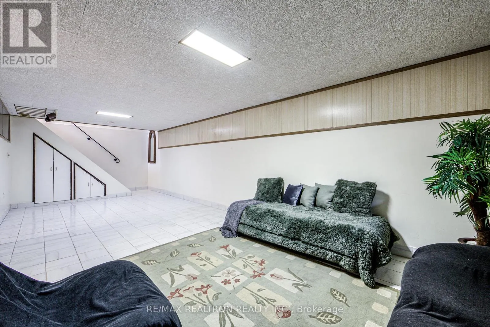 62 HULLMAR DRIVE