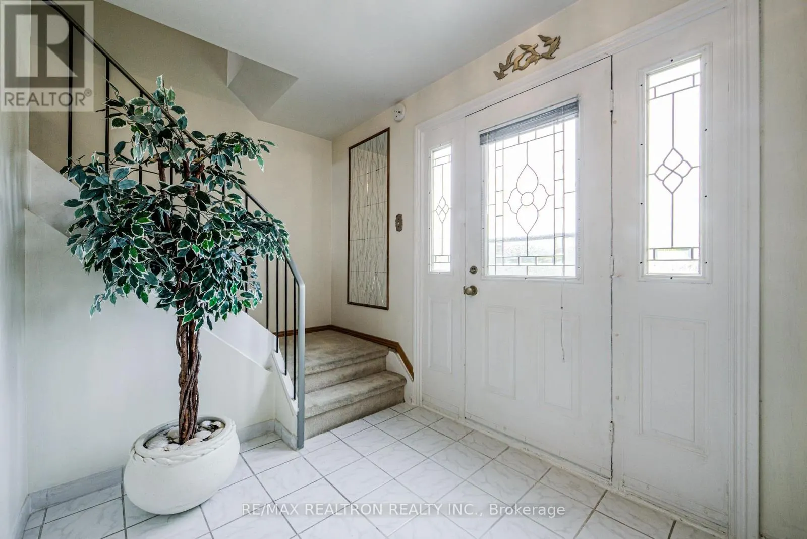 62 HULLMAR DRIVE
