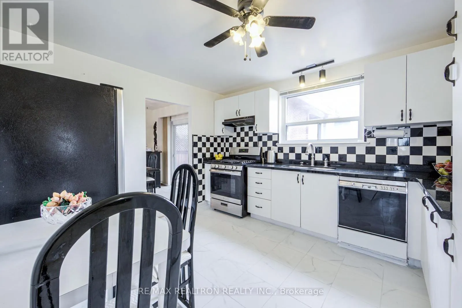 62 HULLMAR DRIVE