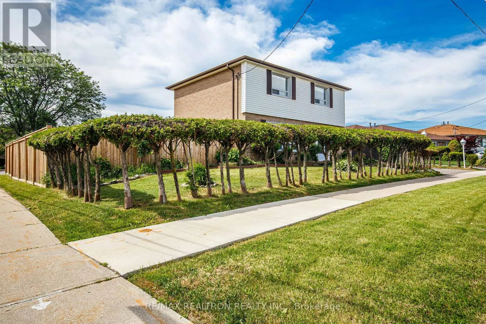 62 HULLMAR DRIVE