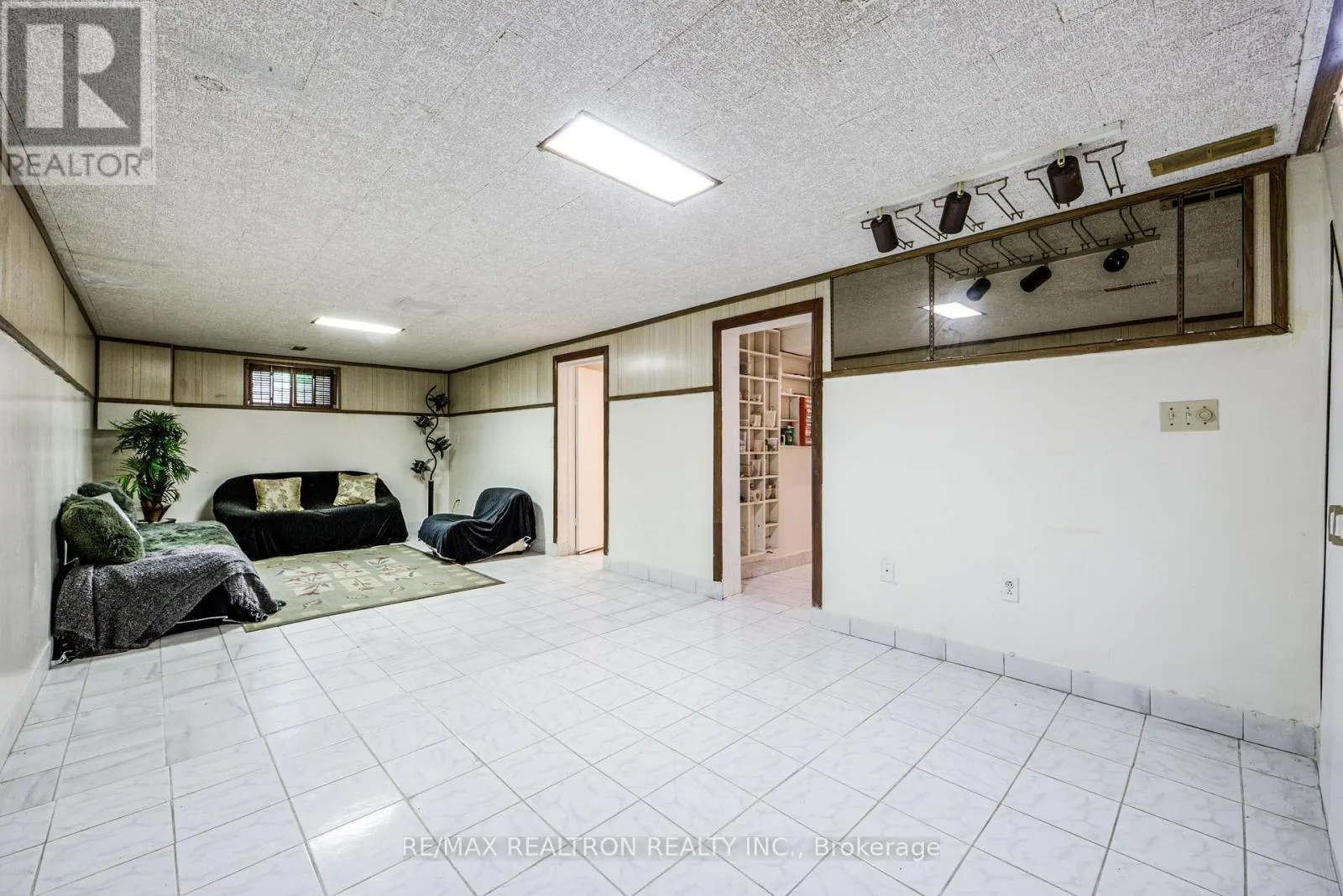 62 HULLMAR DRIVE
