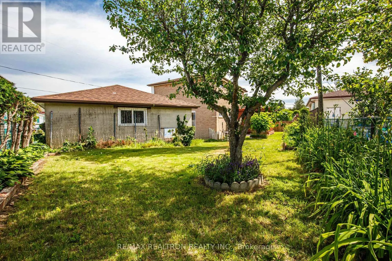 62 HULLMAR DRIVE
