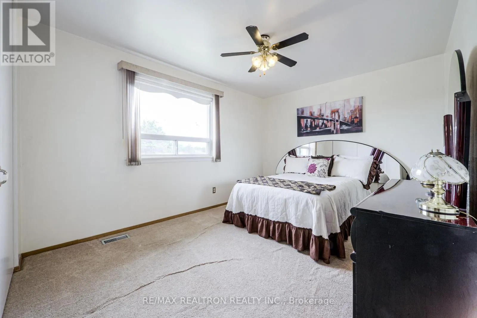 62 HULLMAR DRIVE