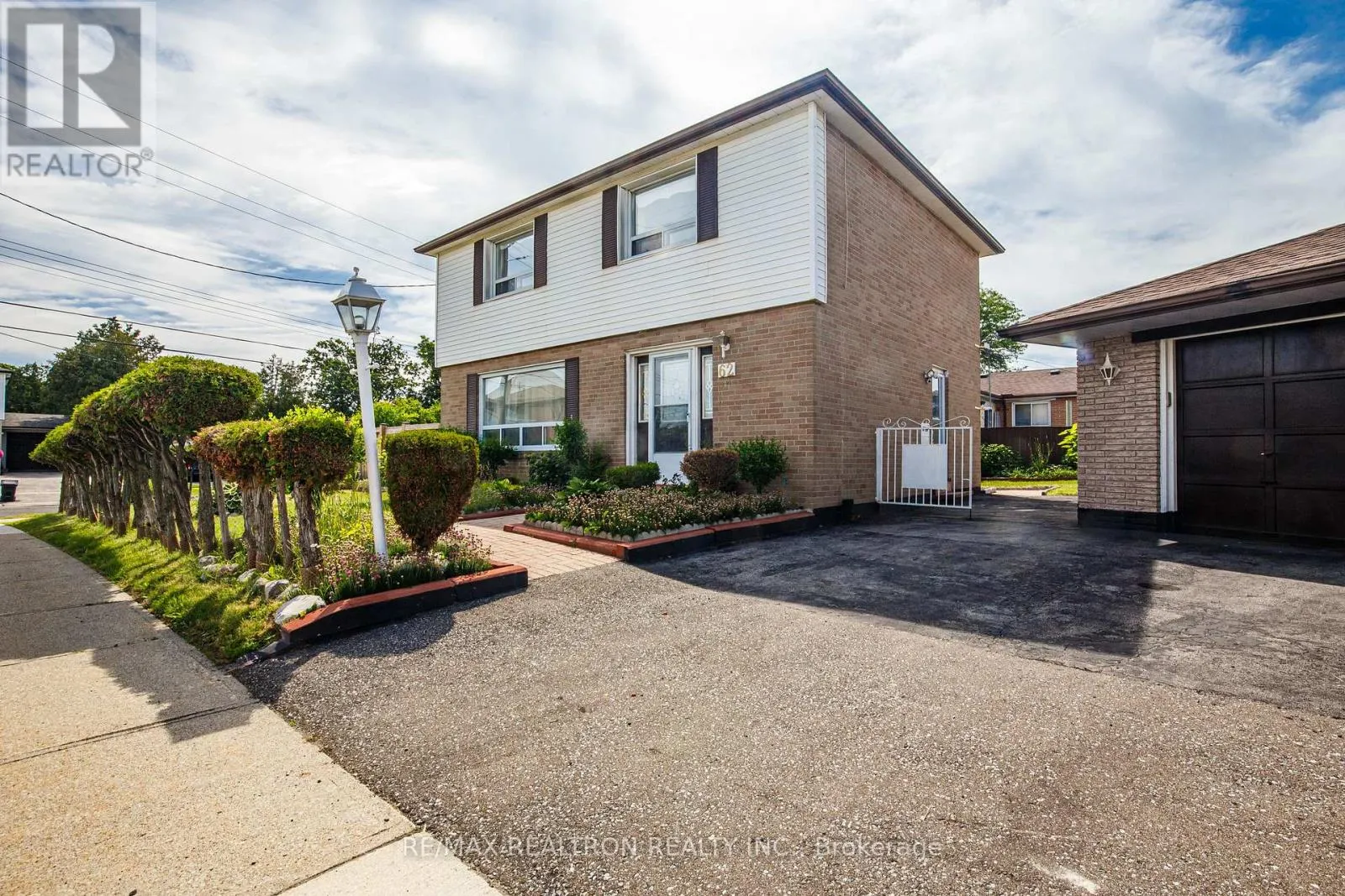 62 HULLMAR DRIVE