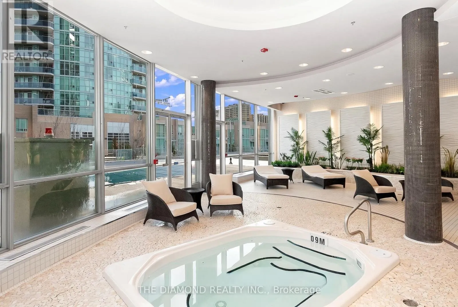 1505 - 90 ABSOLUTE AVENUE