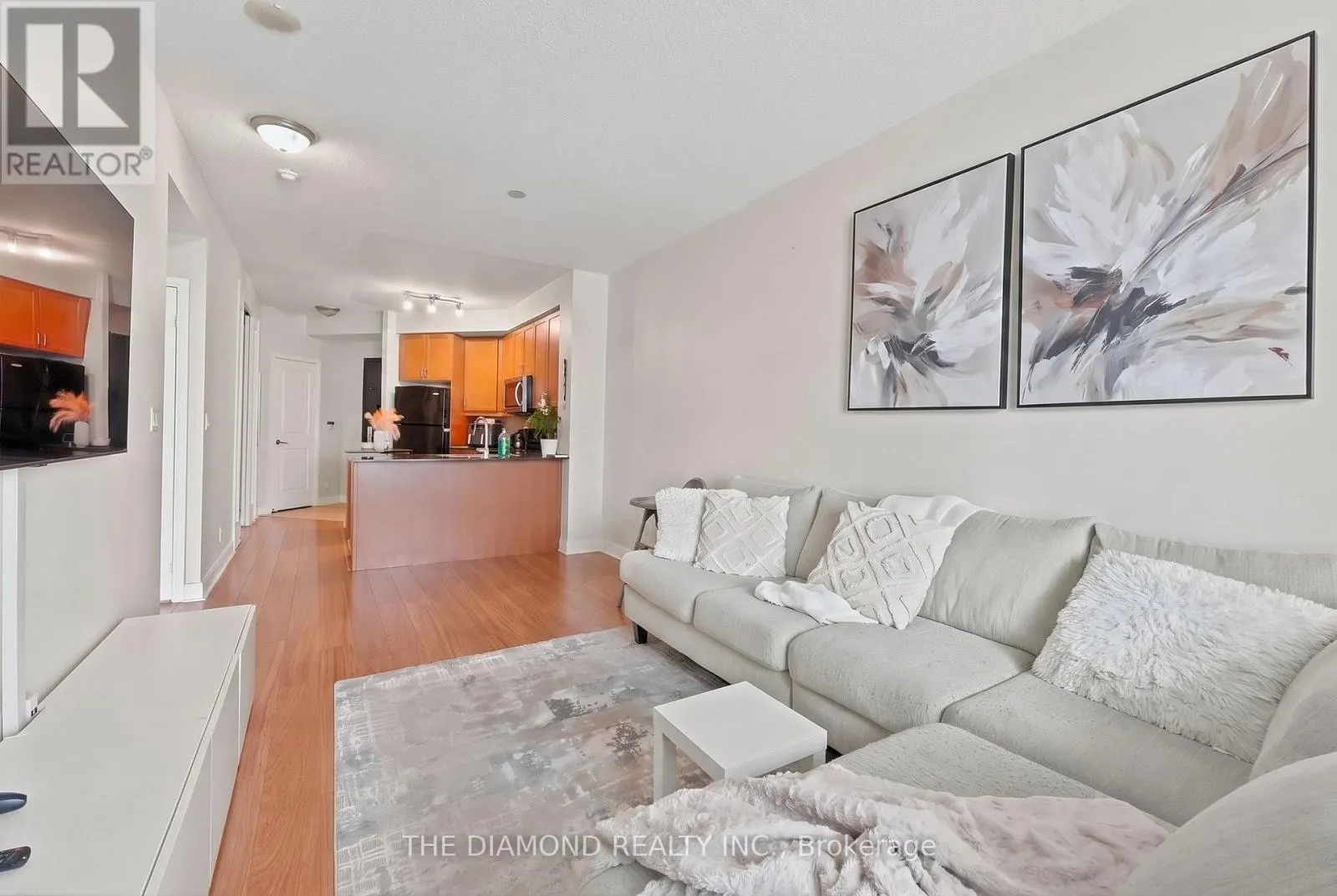 1505 - 90 ABSOLUTE AVENUE